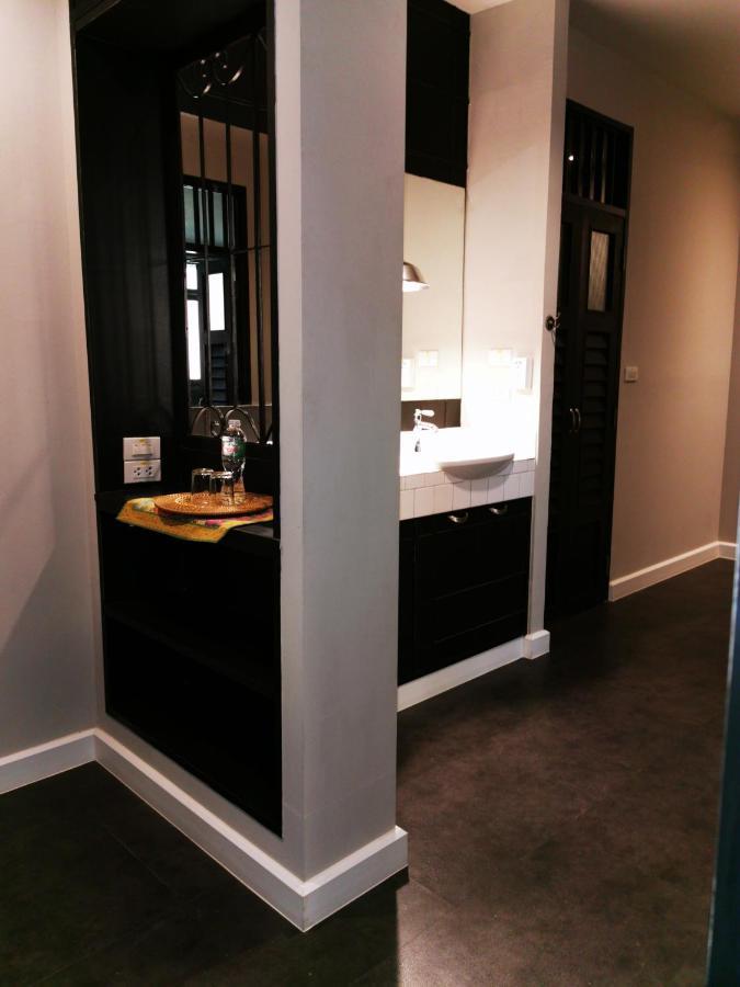 Chomm House Bed & Breakfast กรุงเทพมหานคร ภายนอก รูปภาพ